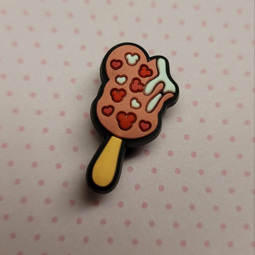 Mix & Match 4 for $10 Minnie Mouse Ice Cream Croc Charm - Picture 1 of 3